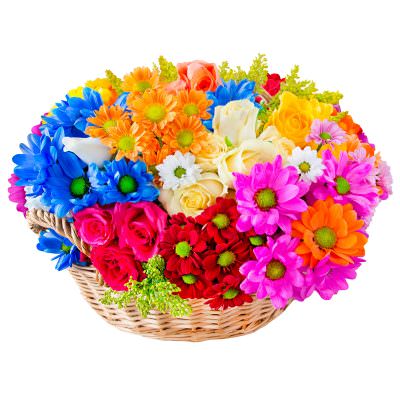 Цветочная композиция в корзине «Лепестковая магия»